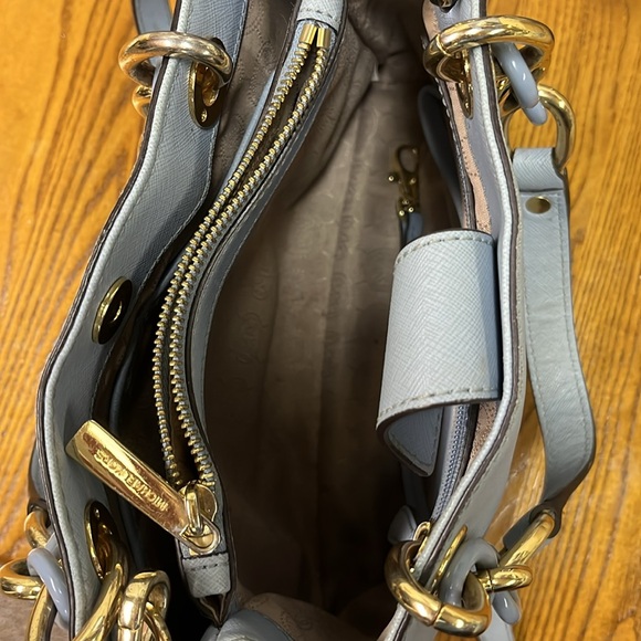 Michael Kors blue purse - Picture 5 of 7